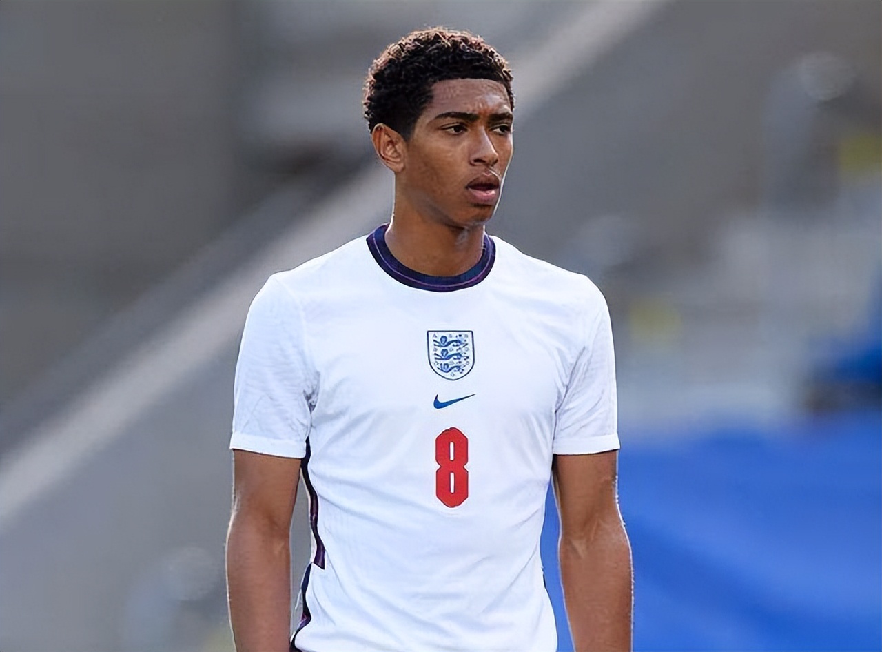 完成大四喜，姆巴佩当选欧冠官方本周最佳球员