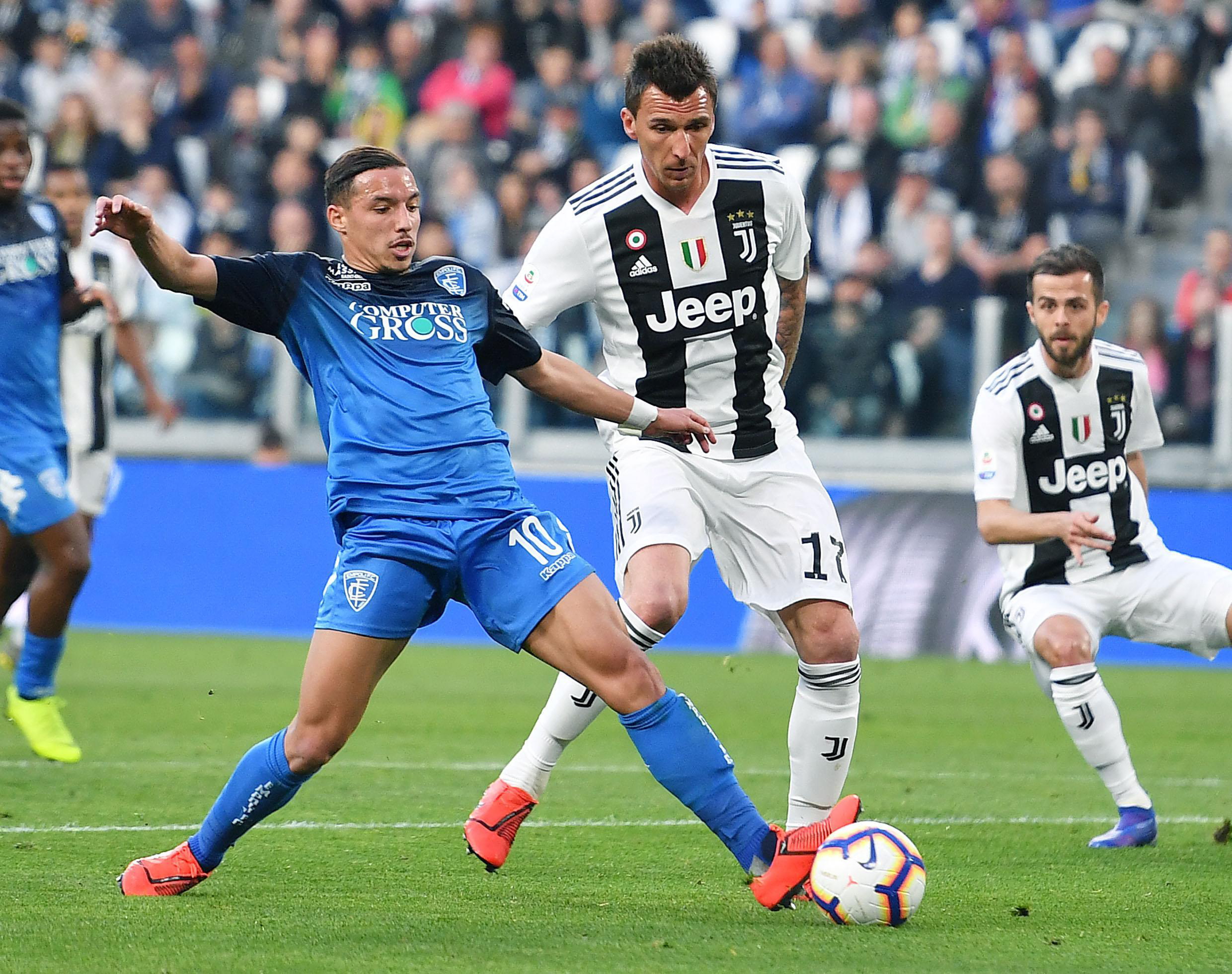 半场战报：巴西国际1-0桑托斯，帕特里克破门