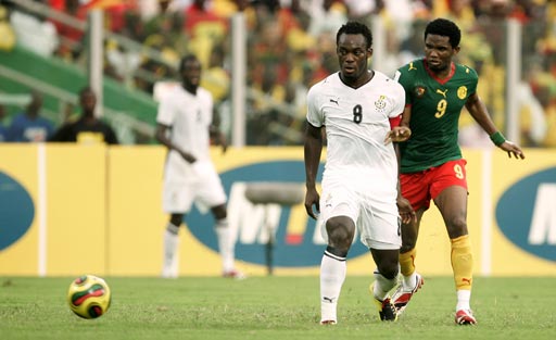 姆巴佩将带着一根手指骨折比赛，他的坚韧精神点燃球迷热情